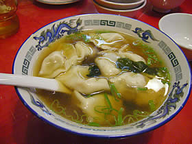 華龍亭のスープ餃子
