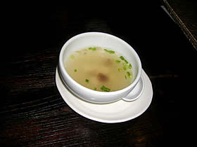 租界厨房 上海老街のきのこと豆腐の中華スープ