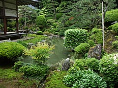 瀧谷寺の山水型庭園（名勝指定庭園）の画像
