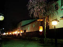 古川祭の夜の街角の画像