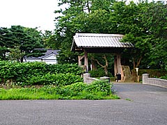 金沢城公園の切手門と旧第六旅団司令部の画像