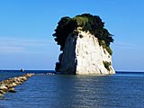 見附島（軍艦島）と鉢ヶ崎の画像