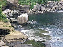 関野鼻の岩の画像