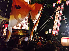 富来八朔祭礼の八幡神社キリコ乱舞の画像