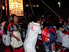 西海祭りの風戸バス停付近のキリコ乱舞の画像
