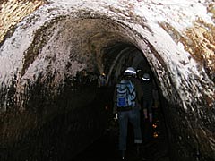 辰巳用水の隧道の内部の画像