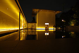 鈴木大拙館のライトアップの画像