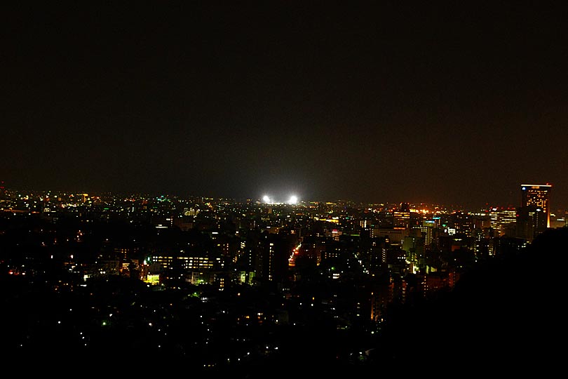 卯辰山の見晴らし台からの夜景の画像