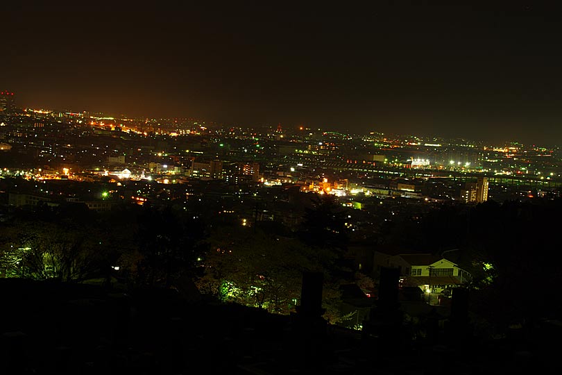 専光寺東山廟所の墓地からの夜景の画像