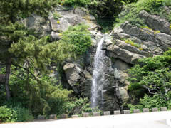 越前海岸の梅浦の滝の画像