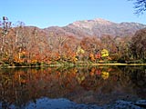 刈込池の紅葉の画像　福井県の観光地
