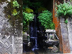 国道417号沿い板垣町の滝の画像