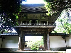 瀧谷寺の山門の画像