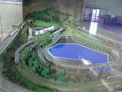 子供交流センターの動く鉄道模型の画像