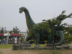 内灘ハマナス恐竜公園の恐竜の像の画像