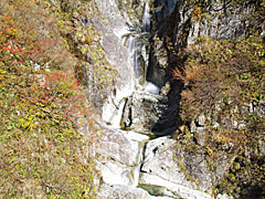 白山スーパー林道のかもしか滝（五色滝）の画像