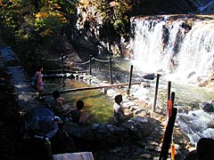 白山スーパー林道の姥ケ滝を目前にした親谷の湯の画像
