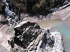 福岡橋近辺（下流）の手取峡谷の画像