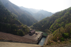 徳山ダムの画像