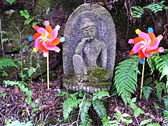 ハニベ巌窟院の優しい顔の仏像の画像