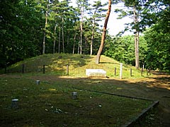 和田山末寺山史跡公園の古墳の画像