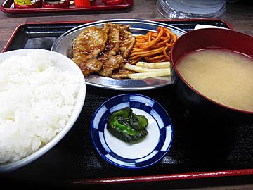 ブタヤロウ食堂のロース生姜焼き定食