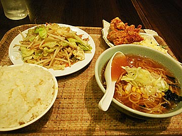 ISSEI （イッセイ）の野菜炒めの週替わり定食