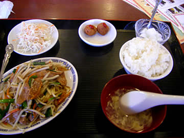 台湾料理　祥龍居のニラレバ定食