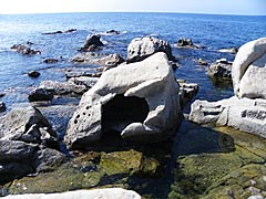 鴨ヶ浦の岩
