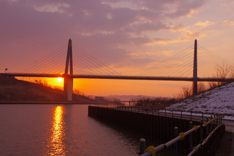 日の出の内灘大橋