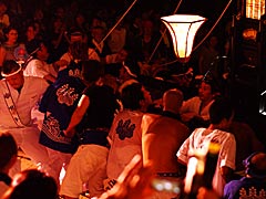 富来八朔祭礼の八幡神社キリコ乱舞の画像