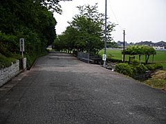 桜生水横の道路の画像