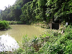 辰巳用水の東岩取水口の画像