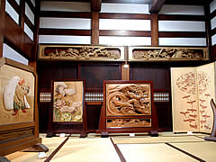 井波彫刻総合会館の展示