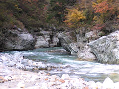 黒部峡谷の河原園地近辺の画像　富山観光名所