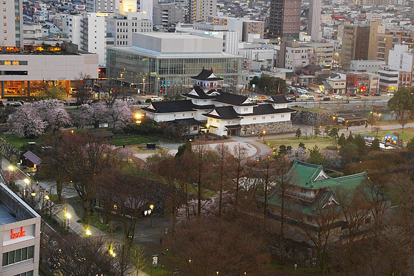 富山城址公園