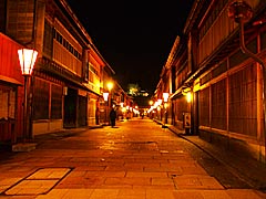 ひがし茶屋街の夜景の画像